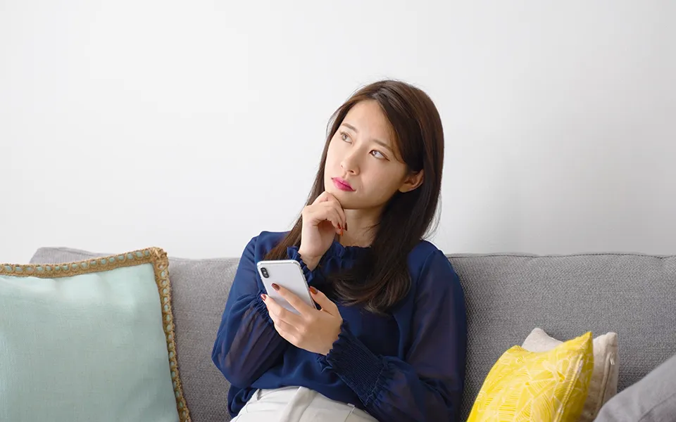 SNSの情報に懐疑的な女性